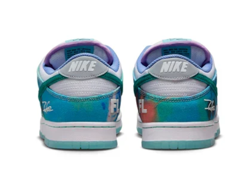 Nike SB Dunk Low x Futura Laboratories 'Bleached Aqua' HF6061-400