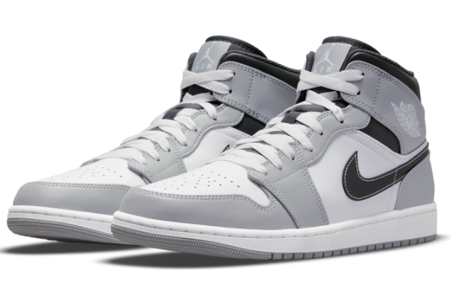 Air Jordan 1 Mid 'Light Smoke Grey' (554724-078)